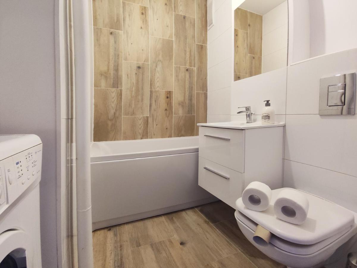 Apartament Rondo Onz Warszawa Zewnętrze zdjęcie